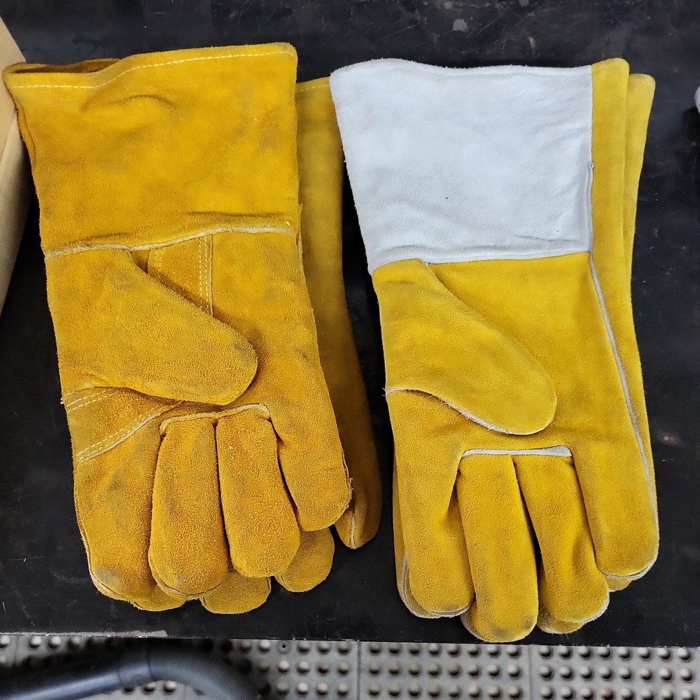 3 sets of welding gloves