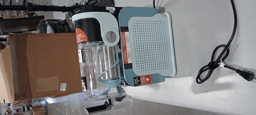 NINJA PROFESSIONAL MAKER WITH RAPIDCHILL TECHNOLOGY, 64 OZ - - Scratch & Dent