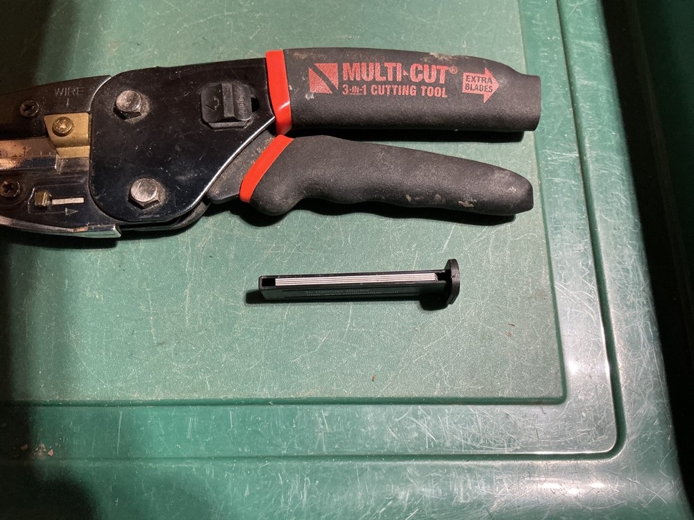 Multi-Cut 3-in-1 Cutting Tool Black/Orange w/ 3 Extra Blades