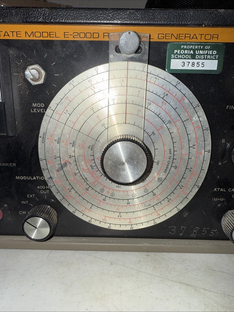 B & K Precision Solid State Model E 200D RF Signal Generator Powers On Untested