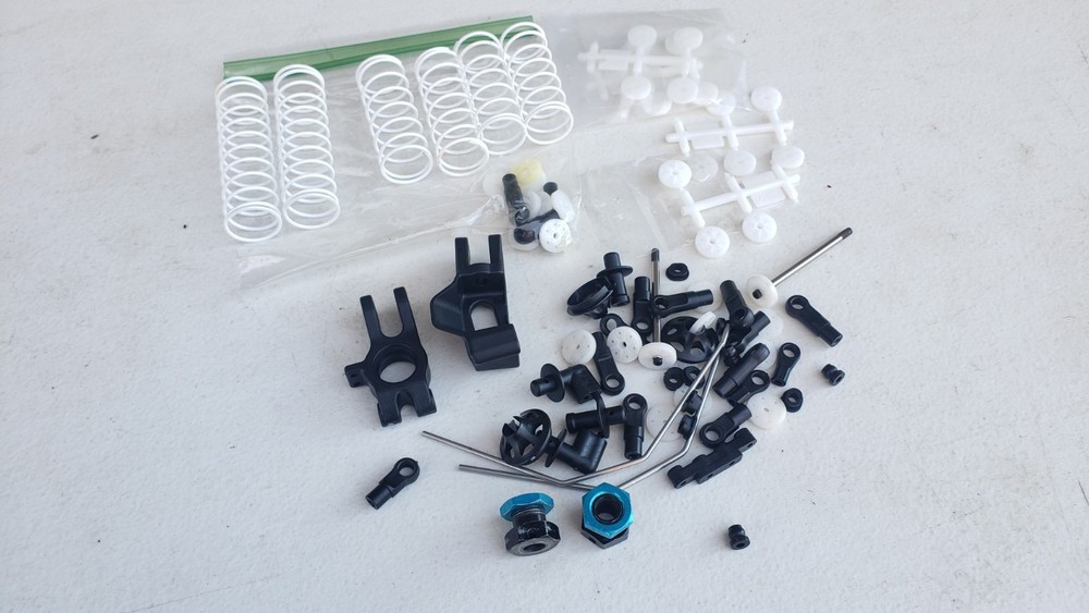 TAMIYA 801X NITRO BUGGY PARTS LOT #4