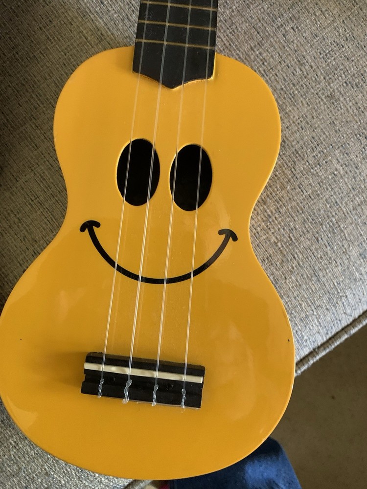 Mahalo U Smile Soprano Ukulele Yellow