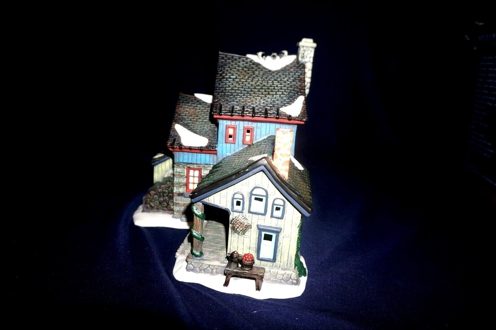 SANTAS WORKBENCH COLLECTION CLASSIC SERIES CROOKED CREEK CABIN WITH BOX