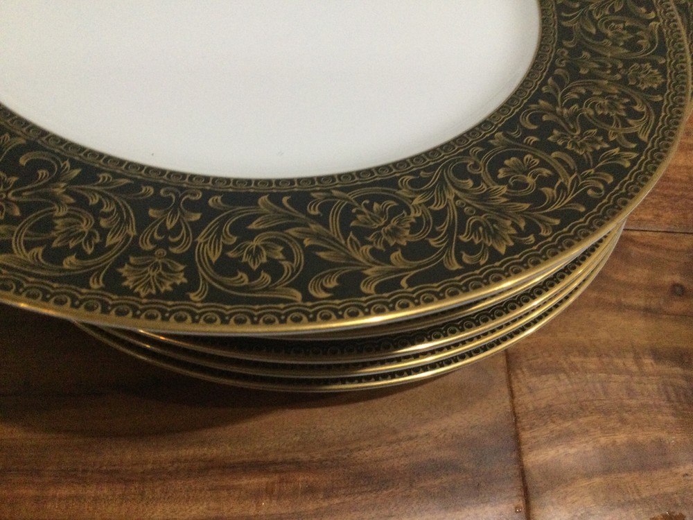 Sango RICHELIEU China 3756 - 2 PC SET(S) DINNER PLATES MINT BLACK GOLD SCROLLS
