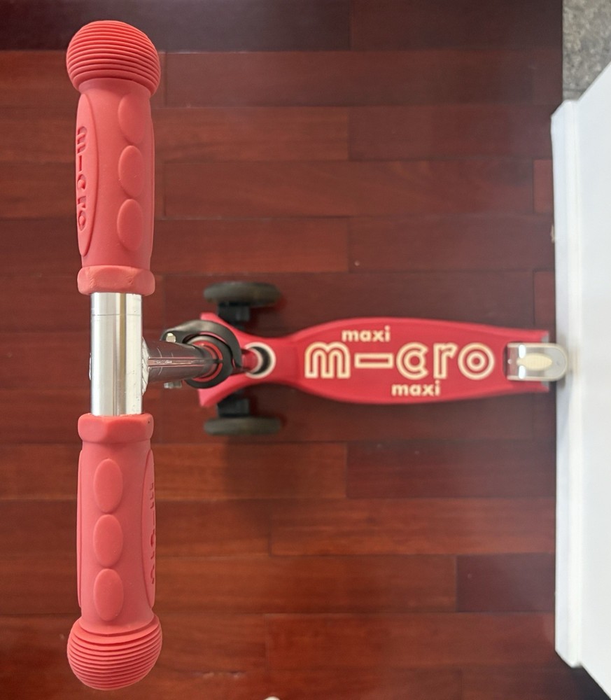 Micro Kickboard Maxi Deluxe LED Scooter - Red - Three Wheeled, Lean-to-Steer