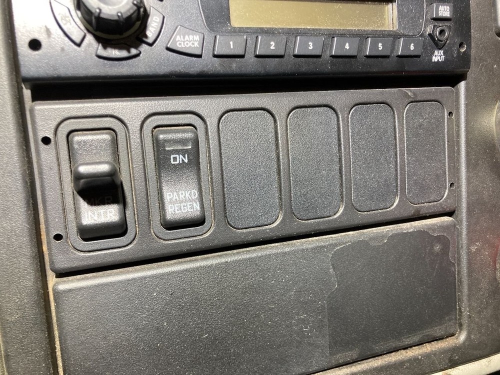 International DURASTAR (4400) SWITCH Dash Panel - Used