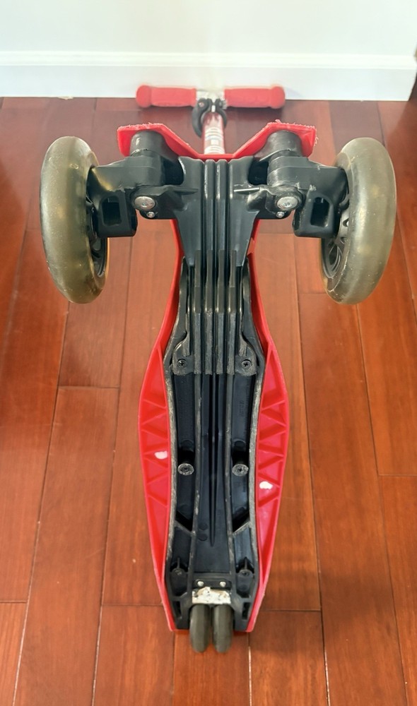 Micro Kickboard Maxi Deluxe LED Scooter - Red - Three Wheeled, Lean-to-Steer
