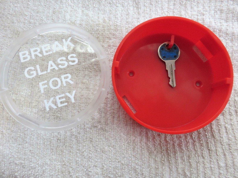 🔥🧯👉Break glass "KEY BOX" ABS Plastic...4 1/4" diameter 🔥🧯