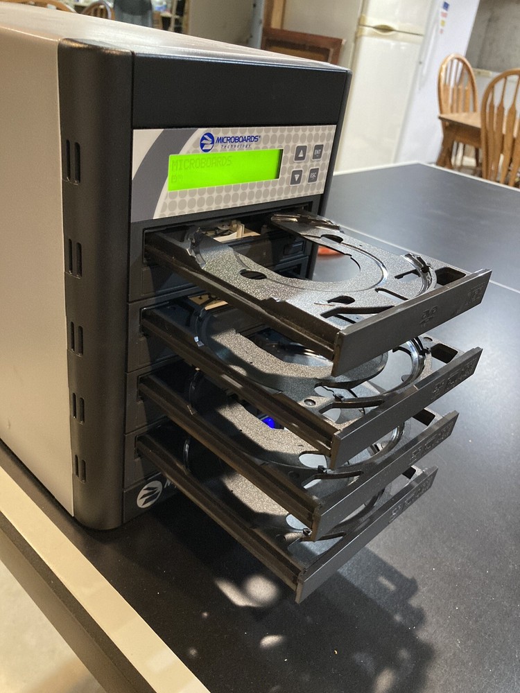 Microboards Technology QD-DVD-123-03 3 Bay DVD Duplicator Manual on CD