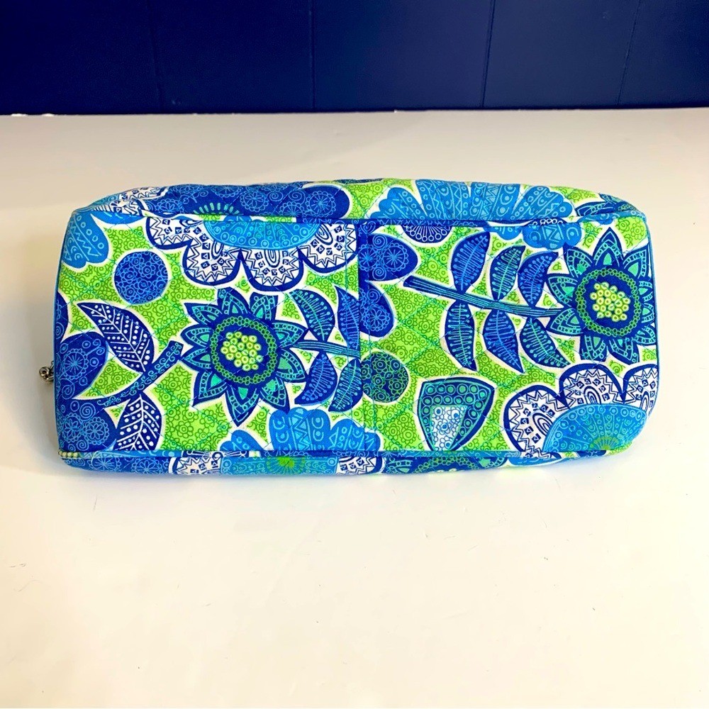 Vera Bradley Chain Bag in Doodle Daisy
