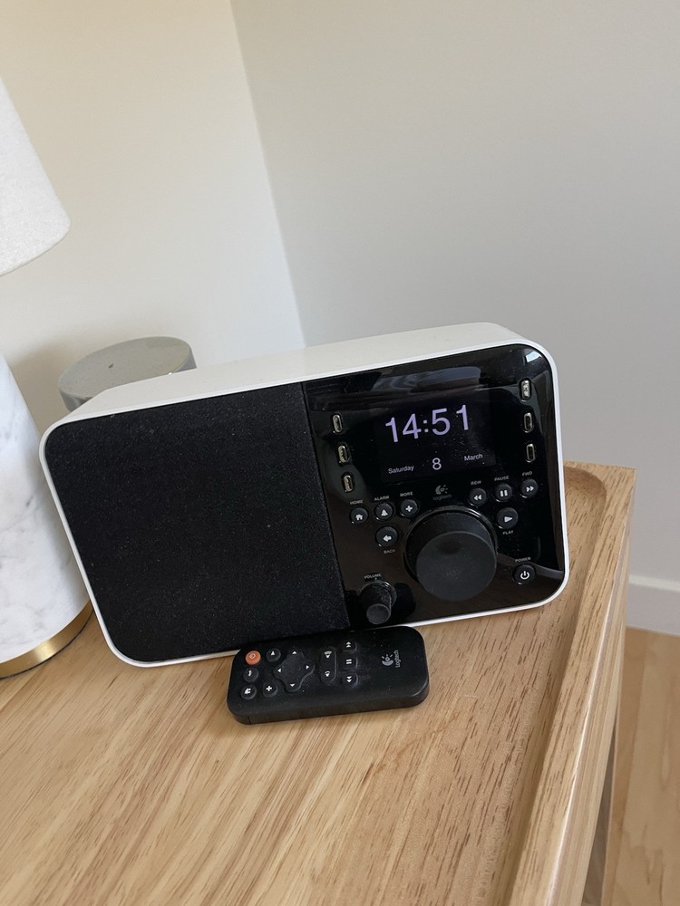 logitech squeezebox internet radio White