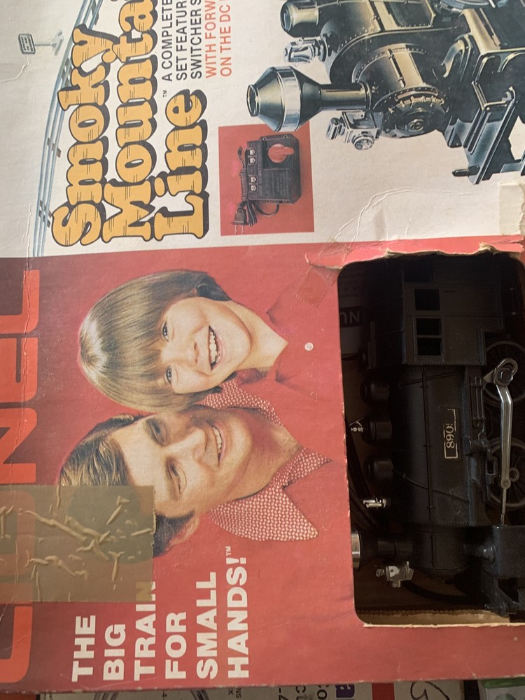 lionel train set smokey mountain line