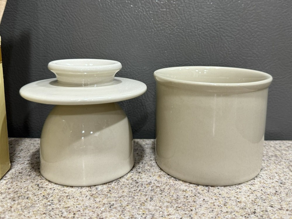 HIC Mrs. Anderson’s Baking Spreadable Butter Keeper 4” Earthenware NOS