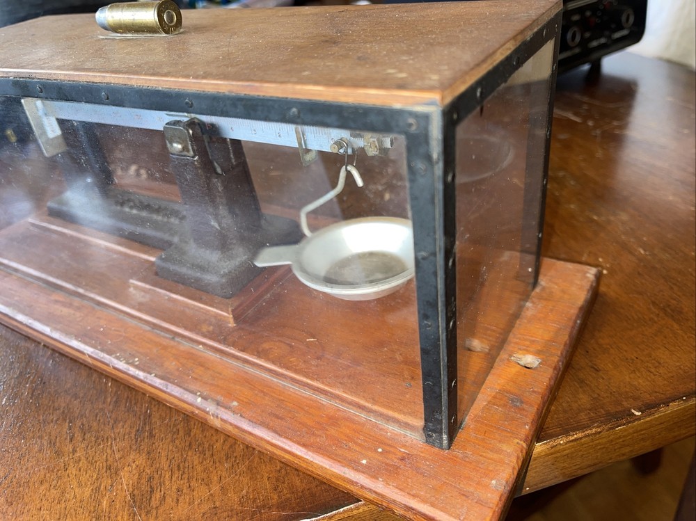 REDDING Hunter Man Cave Scale With Home Made Box For Display Powder Reloading