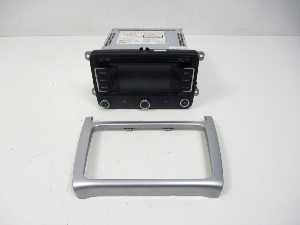 Radio/Navigation System Combination With Bezel NO CODE AVAILABLE Fits VW