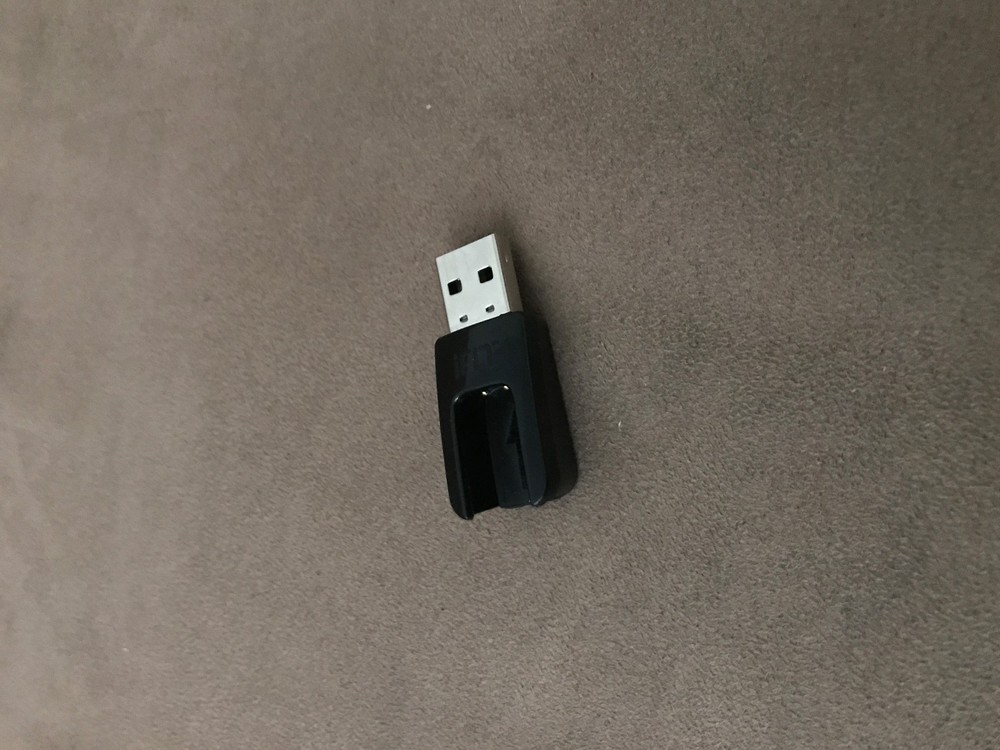 iFit Vue Activity Tracker USB Charger Unit [FREE GIFT INCLUDED!!]