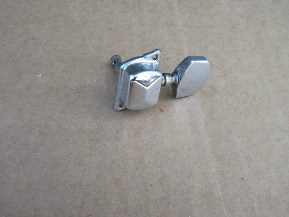 Vintage Single Peavey Predator Guitar Tuner