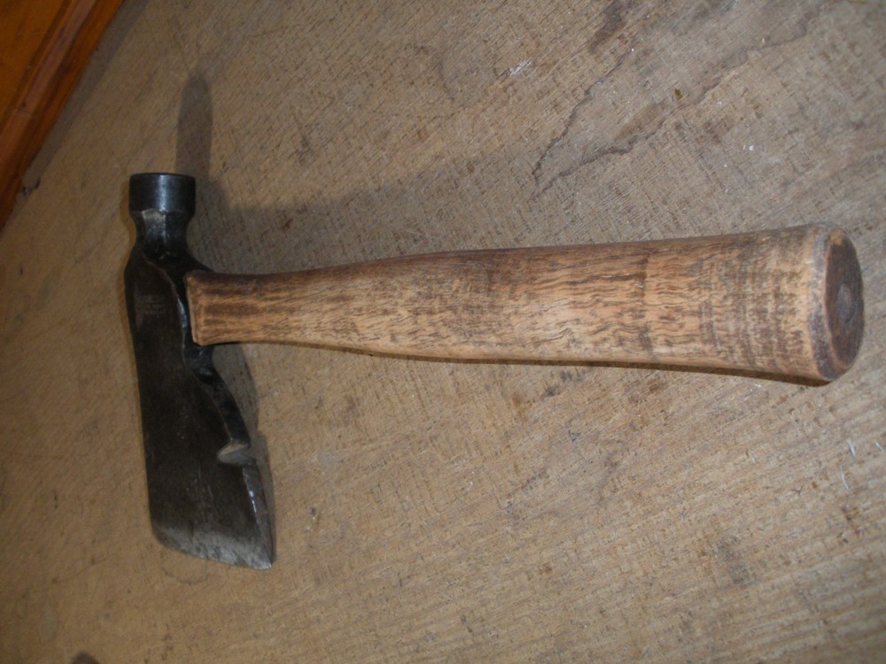 Vintage Large WINCHESTER Hatchet with Nail Puller / Collector Hatchet / Camp Axe