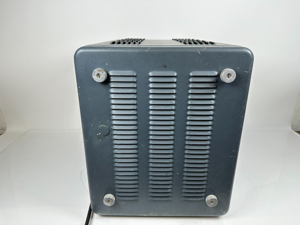 Vintage HP 608D - VHF Signal Generator - Powers on - MINIMAL TESTING