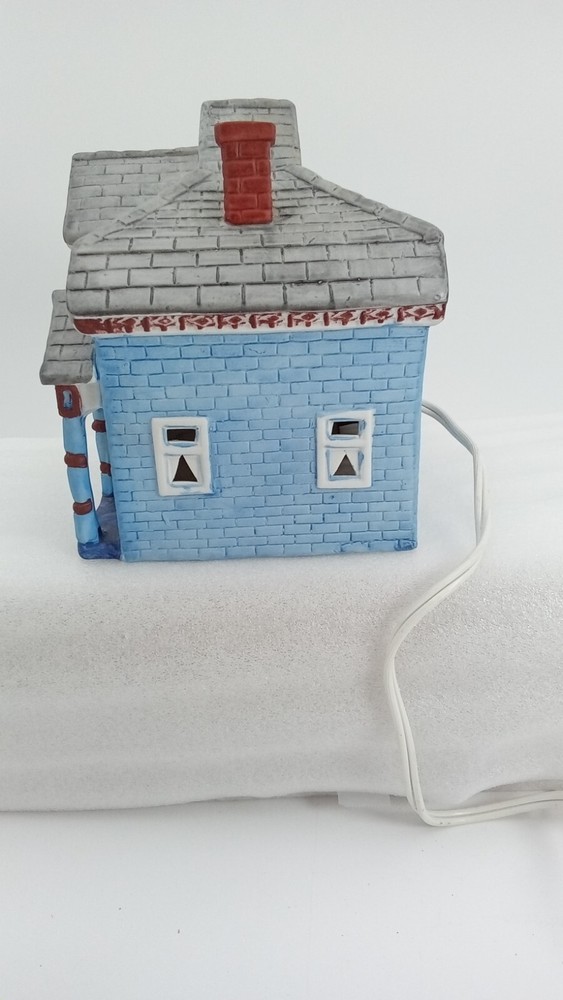 PORCELAIN HOUSE --LACY CAFE