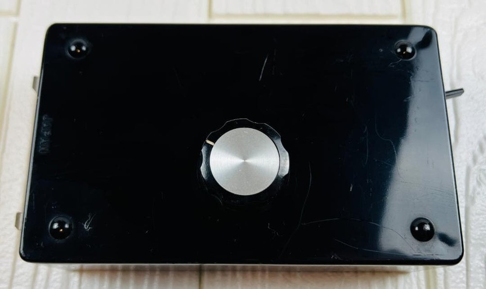 Electro-Harmonix SCREW UPPER 582971
