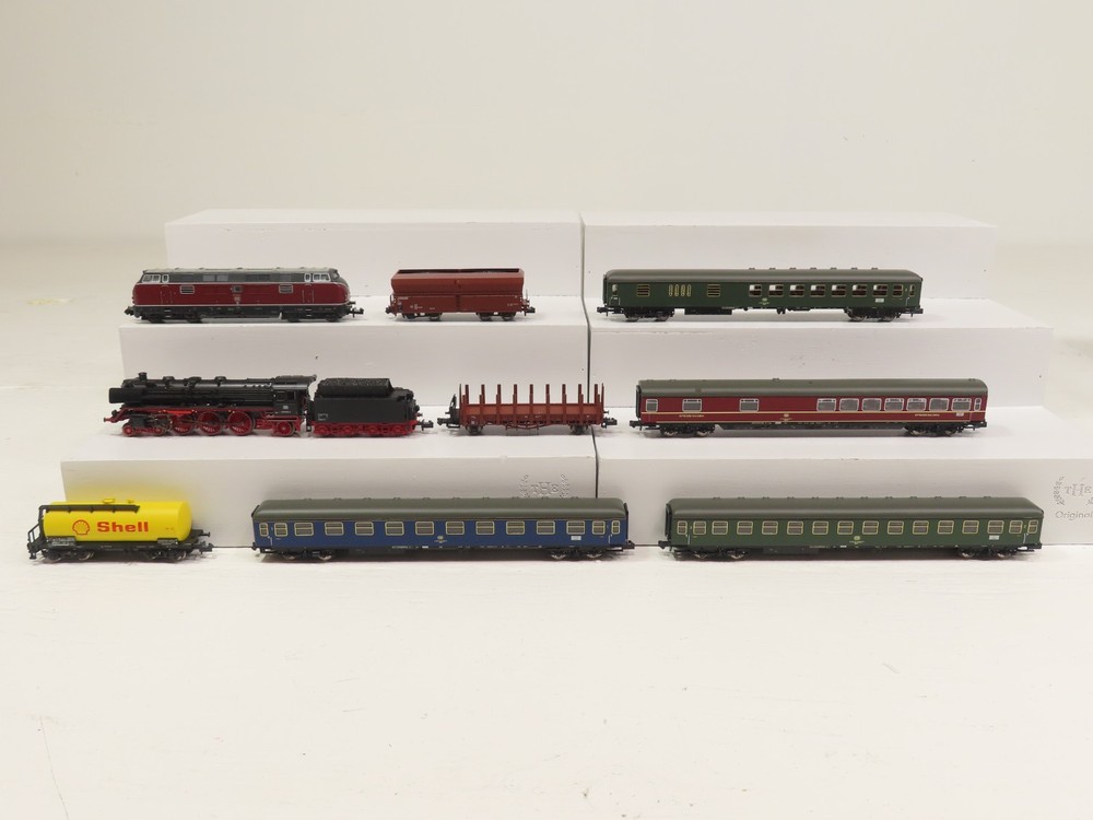 Trix 11120 N-Scale Era IV Mega Set Missing 1 Freight Car w/Marklin Controller LN