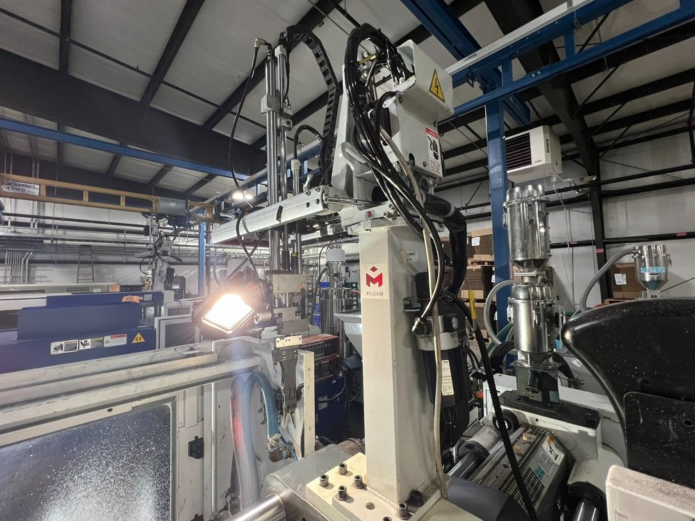 Used Sepro SR-55 SP Sprue Picker Robot