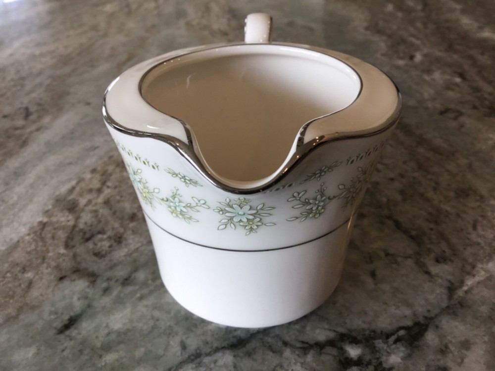 Lexine by Noritake CREAMER, Discontinued, Japan