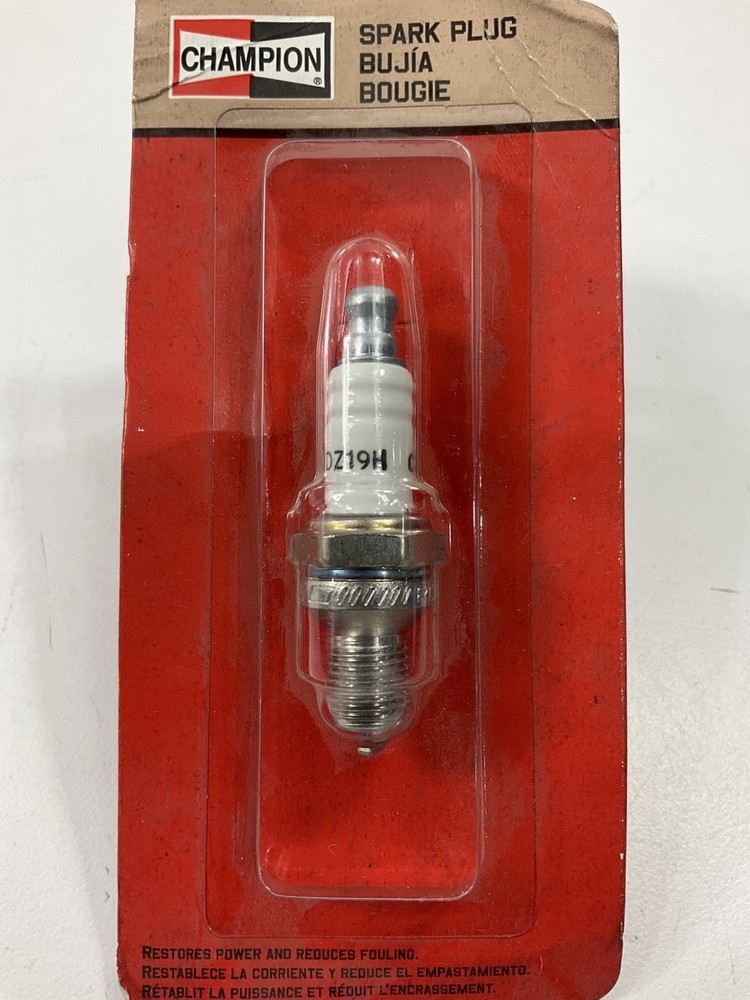 Champion RDZ19H / 940-1 Small Engine Spark Plug