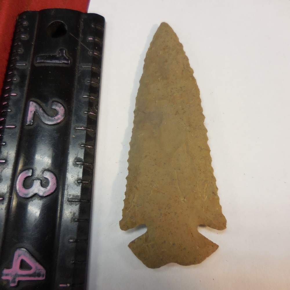 NOTCHED BASE BEVELED DOVETAIL POINT--CLASSIC FORM AND FLAKING
