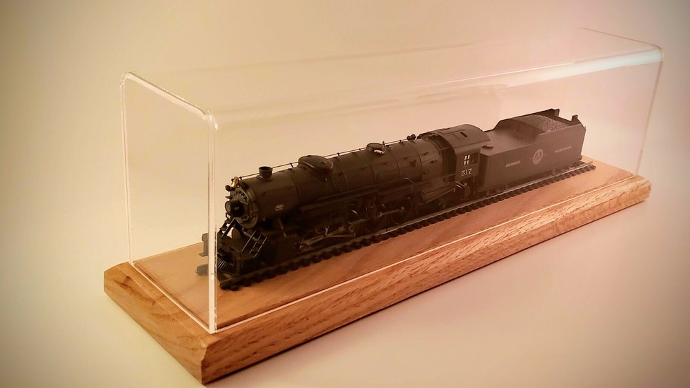 36" O Scale Model Train Display Case, Oak Base