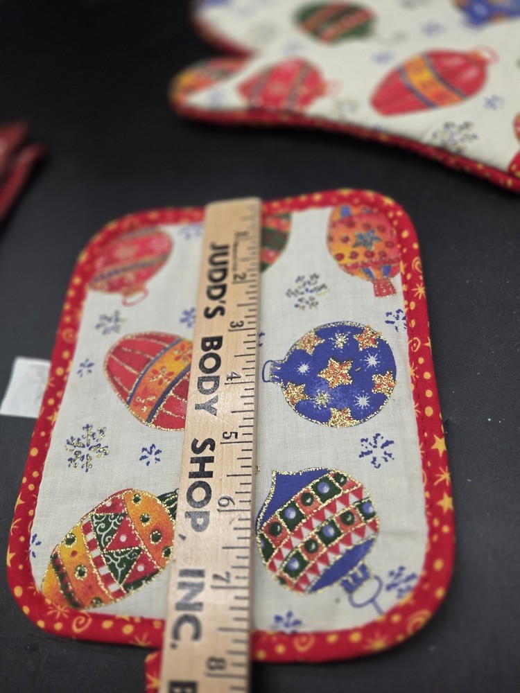Christmas Ornament Oven Mitt Pot Holder Set