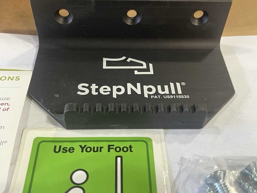 StepNpull Black Foot-Operated Door Opener  Black