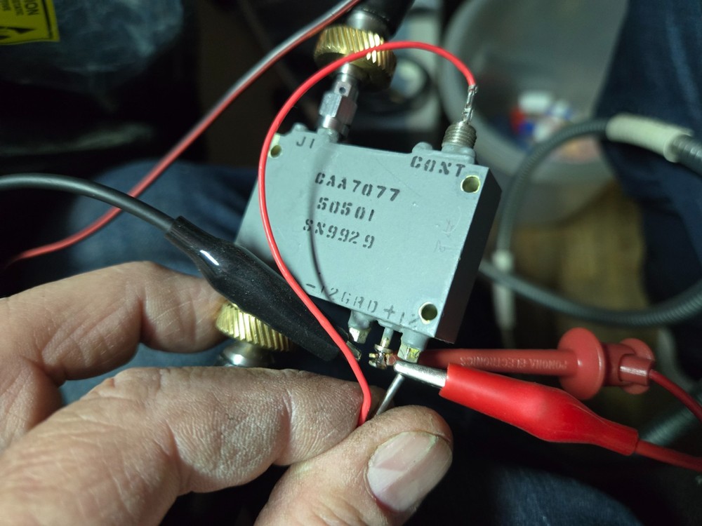 1 pc Emberguard Solutions) CAA7077 pin diode Switch 1-18 GHz Tested, see plot