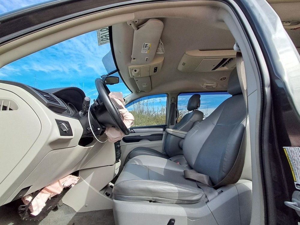 ROUTAN 2012 Glove Box 4878711