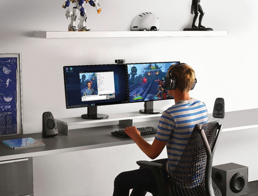 Logitech - Z625 2.1 Speaker System (3-Piece) - Black