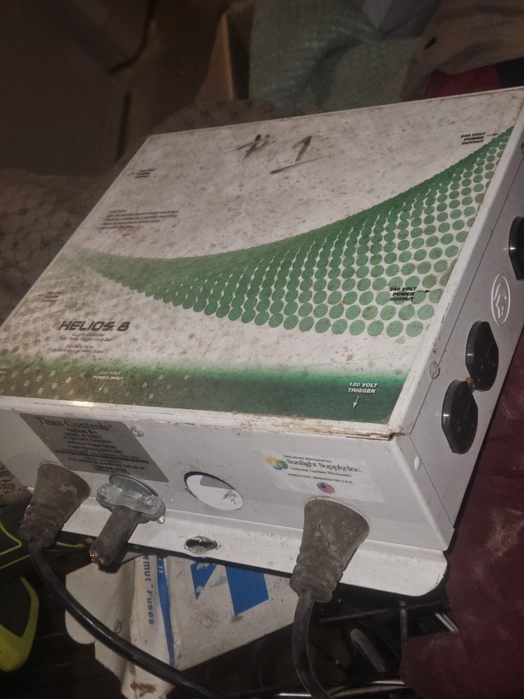 Titan Controls Helios 8 Light Controller White for Hydroponics Grow Light