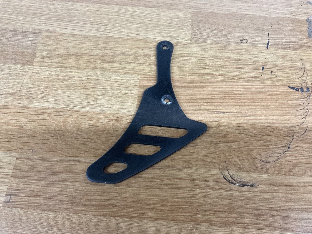 triumph t595 rear chain plate