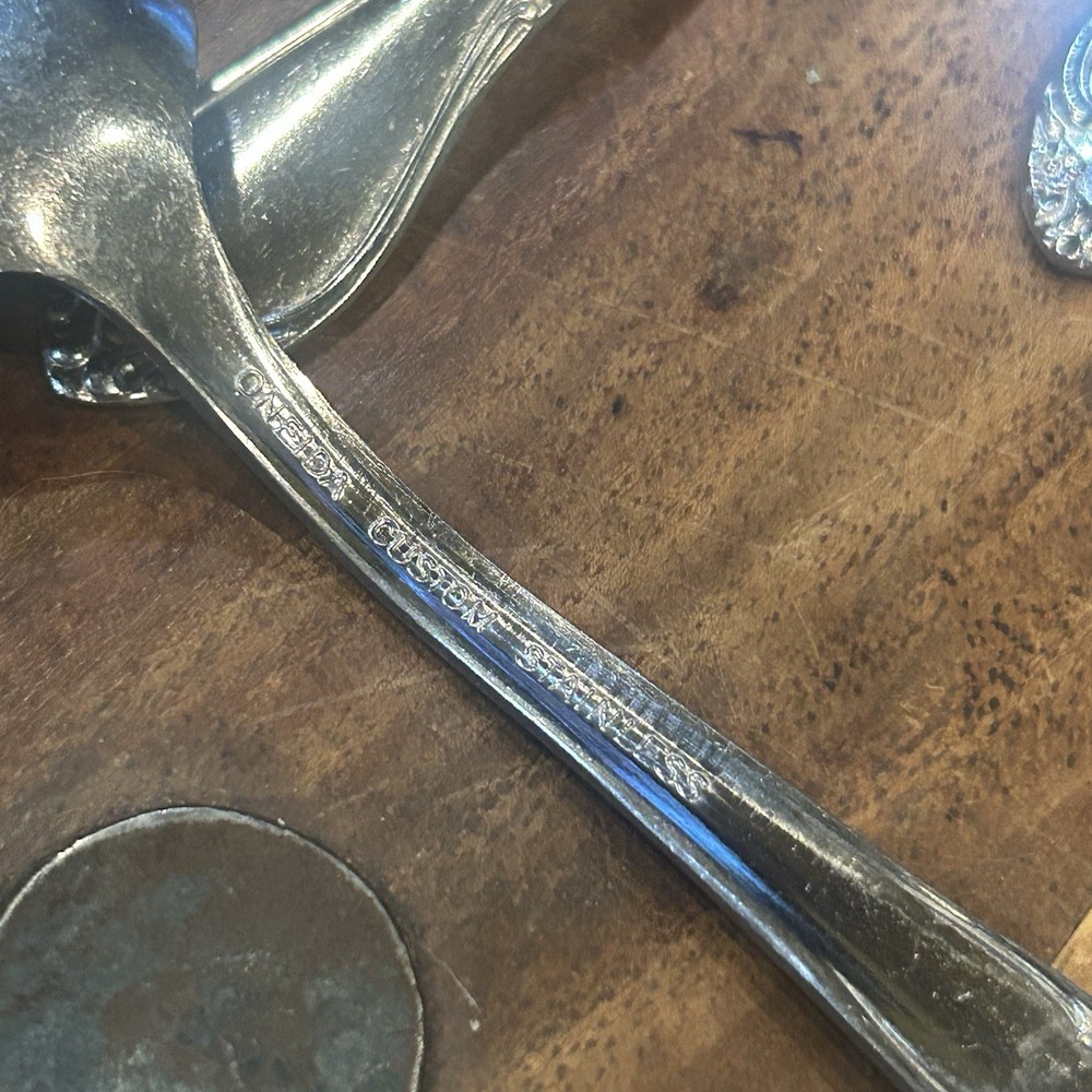 8 Oneida PLANTATION Stainless Custom Teaspoons