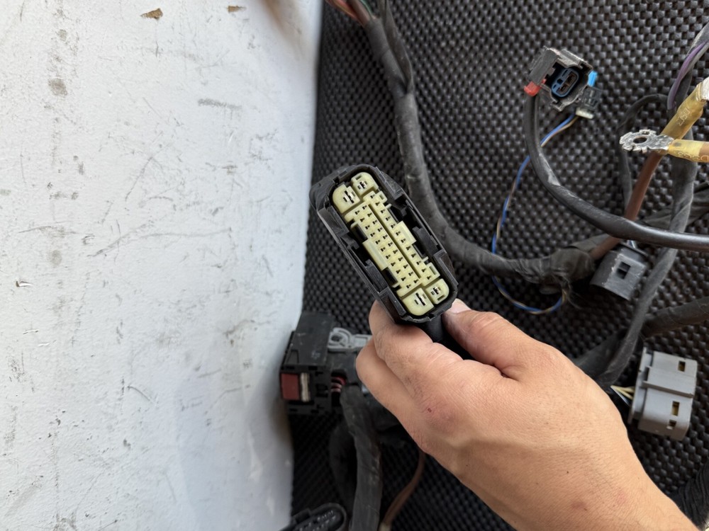 14-19 MERCEDES BENZ CLA250 W117 FRONT HEADLIGHT WIRE HARNESS MODULE OEM