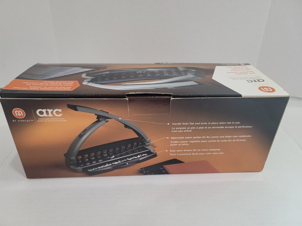 Paper hole punch for ring binding