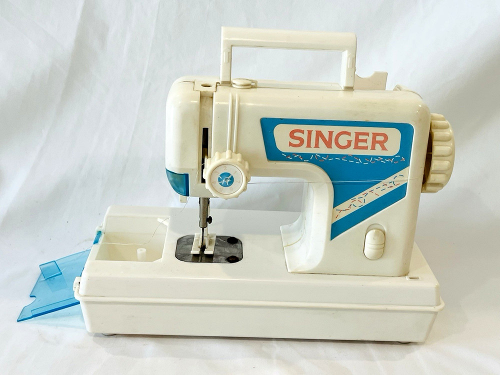 Vintage Singer Sewing Machine Child's Plastic Toy - Needs Work