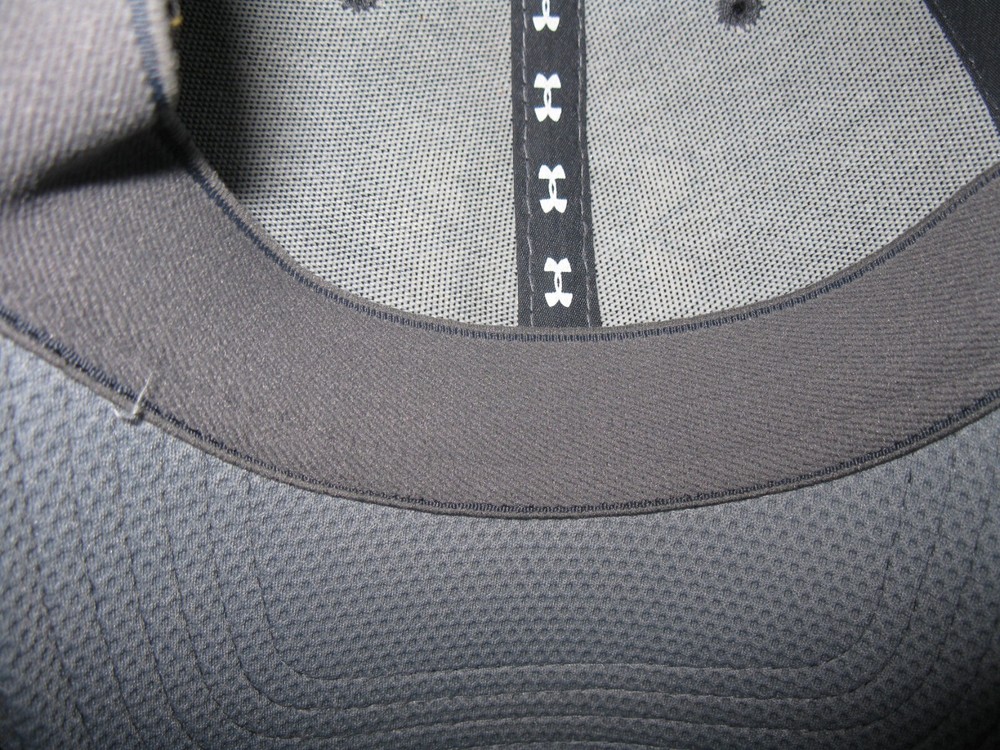 Under Armour Hat cap fitted lrg-xlrg preowned