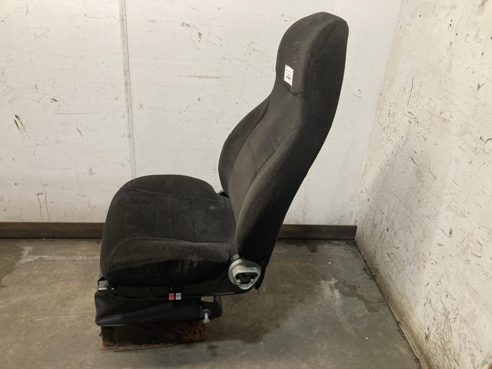 Peterbilt 386 BLACK CLOTH Air Ride Seat - Used