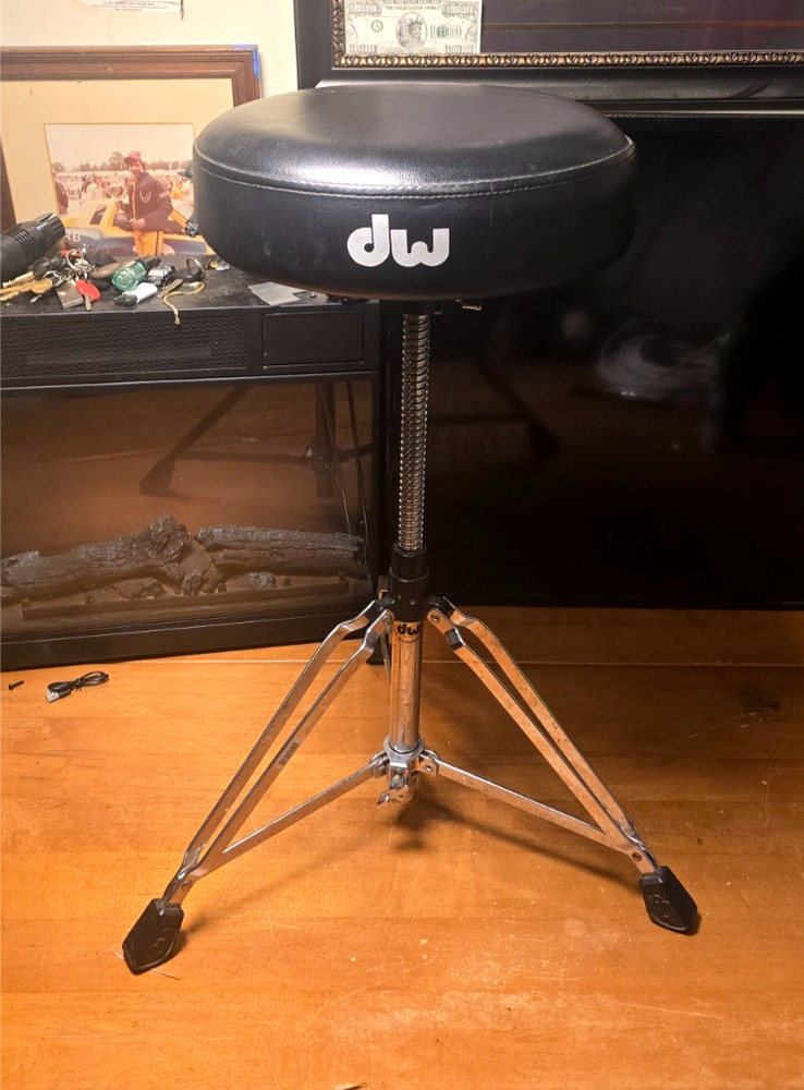 DW Drum Throne Stool Adjustable Height Round Seat Chrome Base Heavy Duty