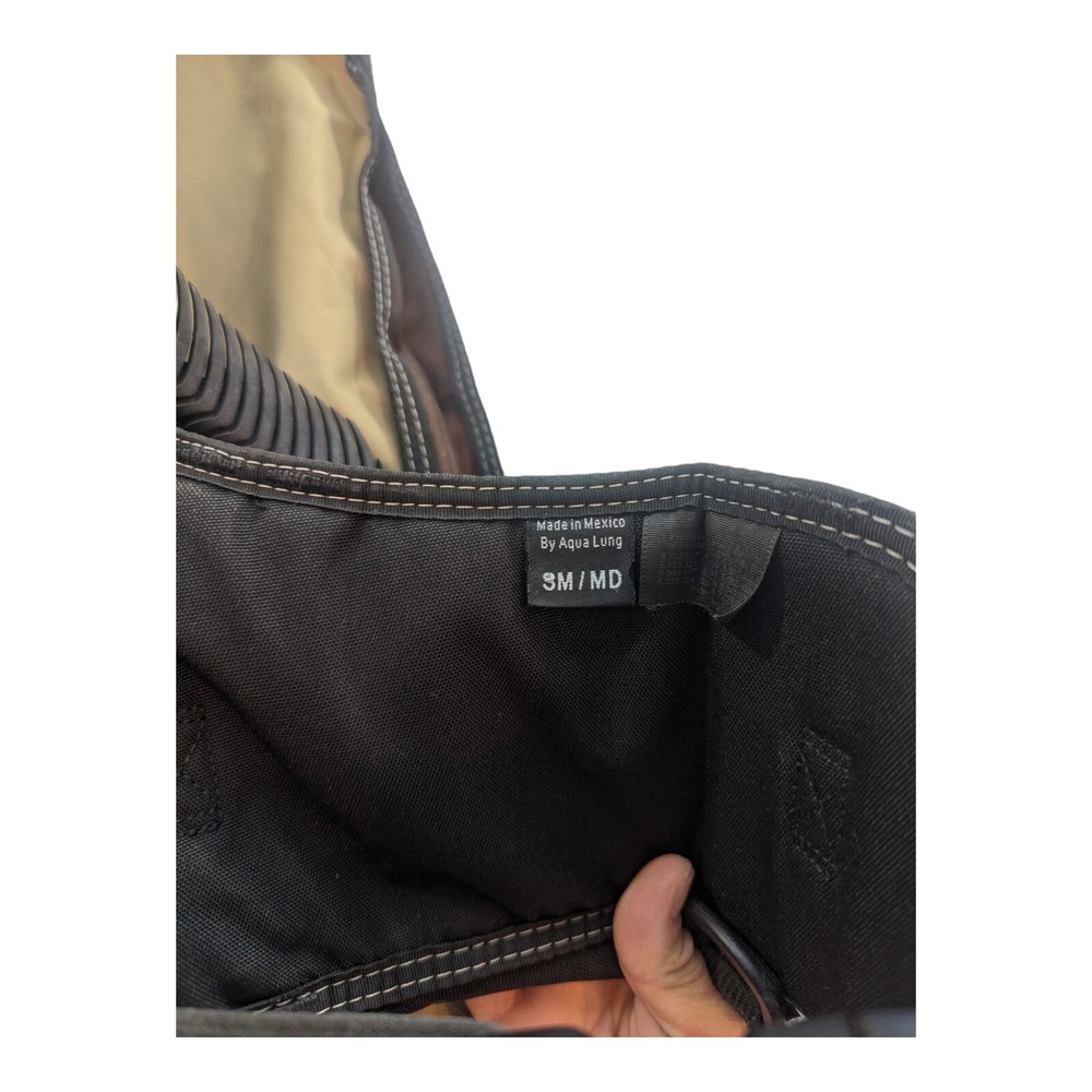 Aqualung Zuma - Size Small/Medium - 2 Patches