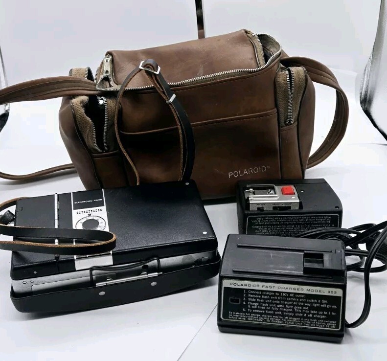 POLAROID Camera 360 Flash with Polaroid Vinyl Case Untested Vintage