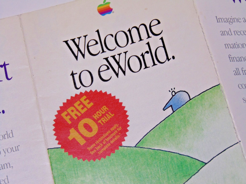 MAC Computer Apple eWORLD Community 1995 Retro Vintage Computing Brochure
