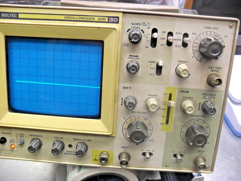 1983 Soltec Oscilloscope Model 530 Powers right up,