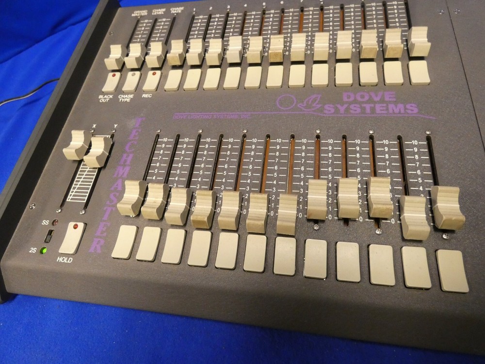 Dove Systems 24/48 (TM-TS 24/48) Techmaster Dimming Console w/PS (short console)